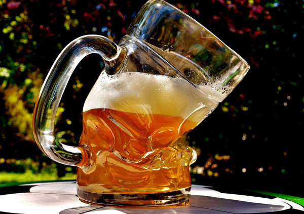 Испанцы отказываются от алкоголя в пользу марихуаны