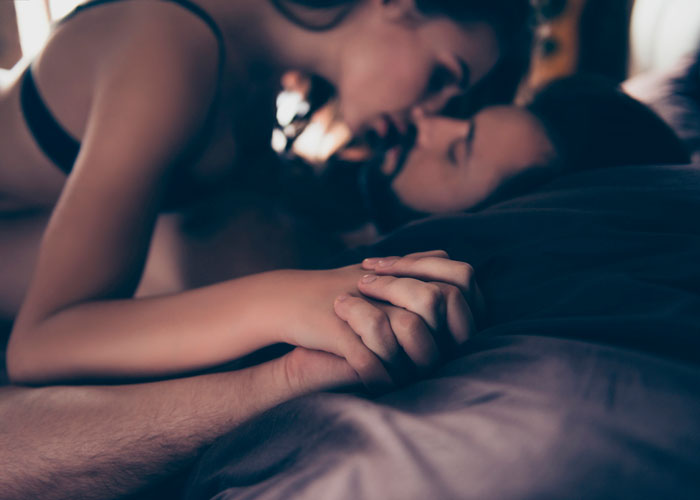 Секс и марихуана: о выборе сорта и его влиянии на процесс